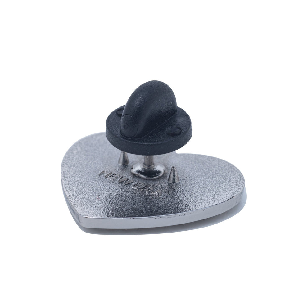 59FIFTY 59FIFTY DAY Memorial Collection クラシックロゴ ピンズ ダークピューター - 14669277 - 700 | NEW ERA ニューエラ公式オンラインストア