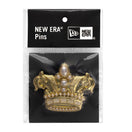 キャップアクセサリー ピンズ 59FIFTY DAY Memorial Collection Crown Brooch - 14676972 - OSFM | NEW ERA ニューエラ公式オンラインストア