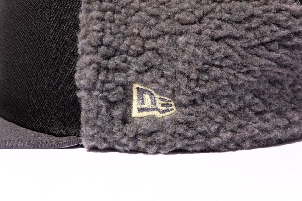 59FIFTY Dog Ear ドッグイヤー ソフトバックラム BLACK LABEL FW25 ブラック ダークグラファイトバイザー - 14747342-700 | NEW ERA ニューエラ公式オンラインストア