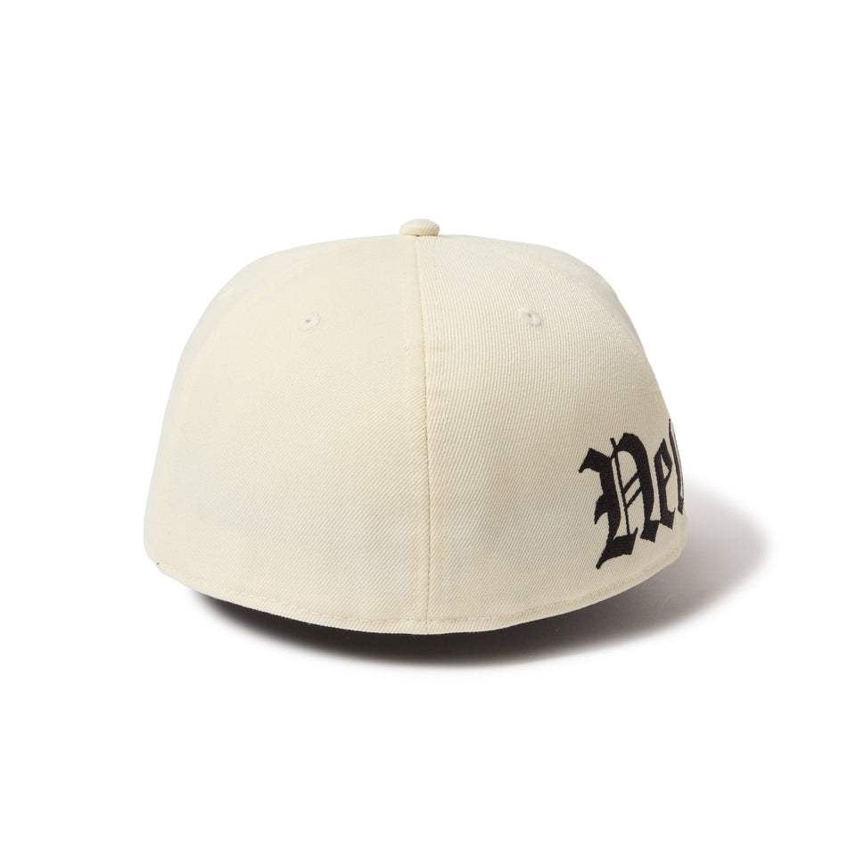 59FIFTY Essential オールドイングリッシュロゴ クローム ブラックバイザー - 14668172 - 700 | NEW ERA ニューエラ公式オンラインストア
