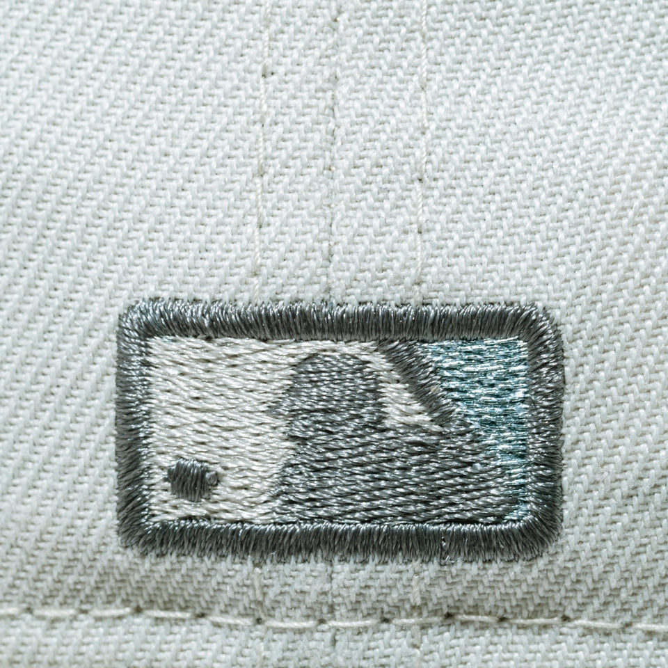 59FIFTY Frosty ボルティモア・オリオールズ サンディーリネン ストームグレーバイザー - 14520633 - 700 | NEW ERA ニューエラ公式オンラインストア