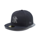 59FIFTY ニューヨーク・ヤンキース Happy Holidays グラファイト - 14866614-700 | NEW ERA ニューエラ公式オンラインストア