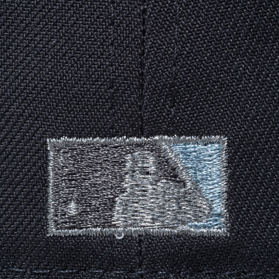 59FIFTY ニューヨーク・ヤンキース Happy Holidays グラファイト - 14866614-700 | NEW ERA ニューエラ公式オンラインストア