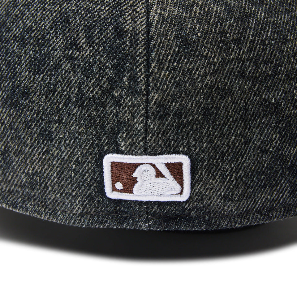 59FIFTY MLB Denim 2 - Tone サンディエゴ・パドレス ウォッシュド ブラックデニム バーントウッドバイザー - 14388866 - 700 | NEW ERA ニューエラ公式オンラインストア