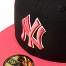 59FIFTY MLB Piping 2Tone ニューヨーク・ヤンキース ブラック/コーラル - 14668148 - 700 | NEW ERA ニューエラ公式オンラインストア