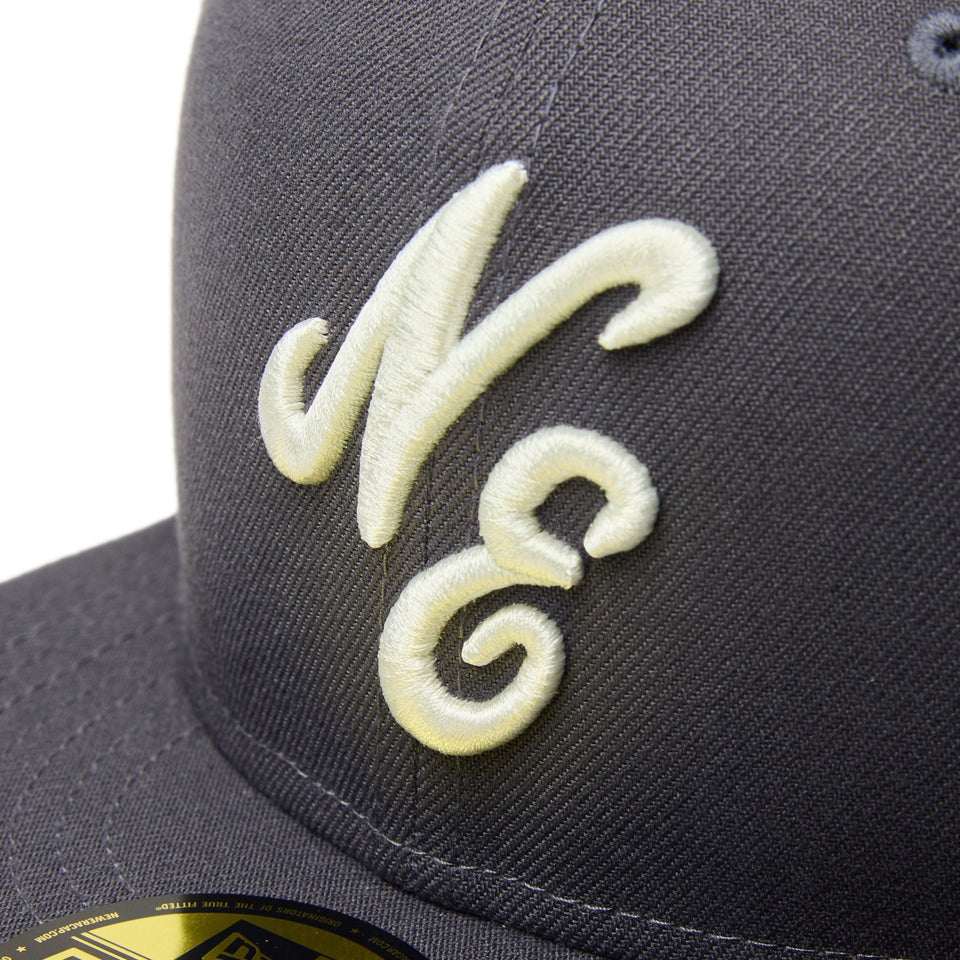 59FIFTY Sakura Pack Classic Logo グラファイト - 14388830 - 700 | NEW ERA ニューエラ公式オンラインストア