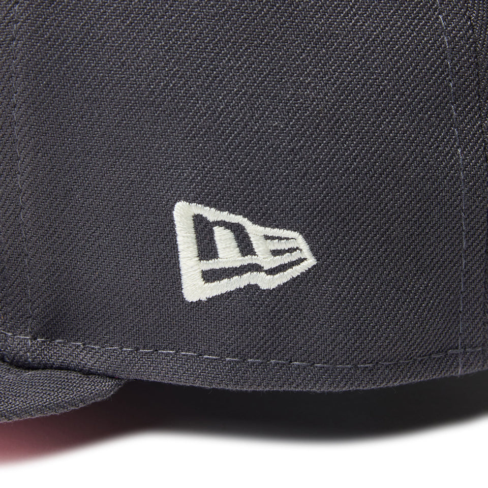 59FIFTY Sakura Pack Classic Logo グラファイト - 14388830 - 700 | NEW ERA ニューエラ公式オンラインストア