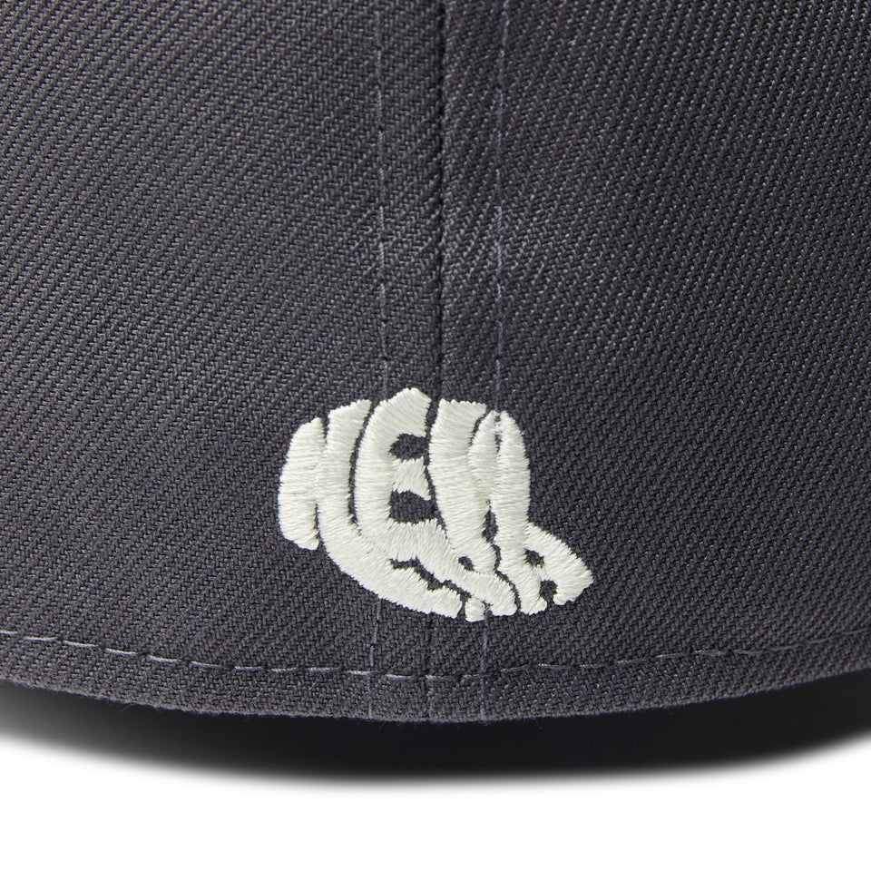 59FIFTY Sakura Pack Classic Logo グラファイト - 14388830 - 700 | NEW ERA ニューエラ公式オンラインストア