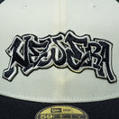 59FIFTY トラッカー Slow Up Logo クローム/ブラック - 14527602 - 700 | NEW ERA ニューエラ公式オンラインストア
