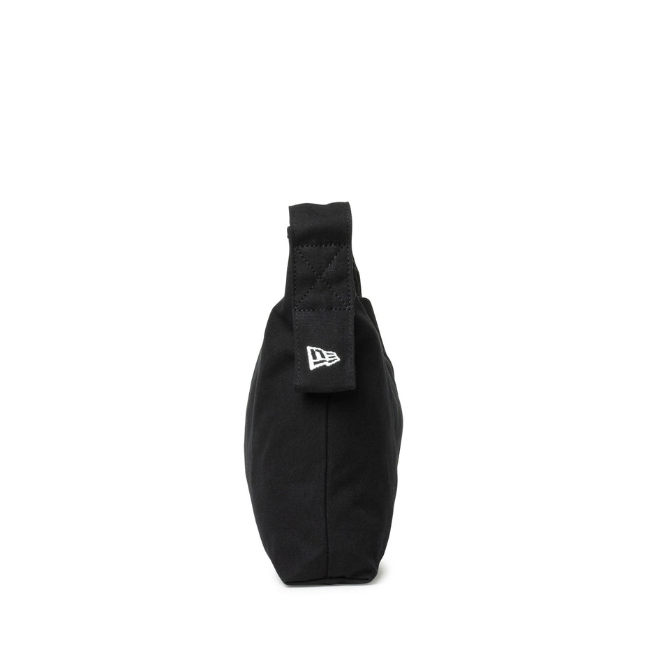キャンバスショルダーバッグ 8L フラッグロゴ ブラック - 14521356 - OSFM | NEW ERA ニューエラ公式オンラインストア