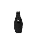 キャンバスショルダーバッグ 8L フラッグロゴ ブラック - 14521356 - OSFM | NEW ERA ニューエラ公式オンラインストア