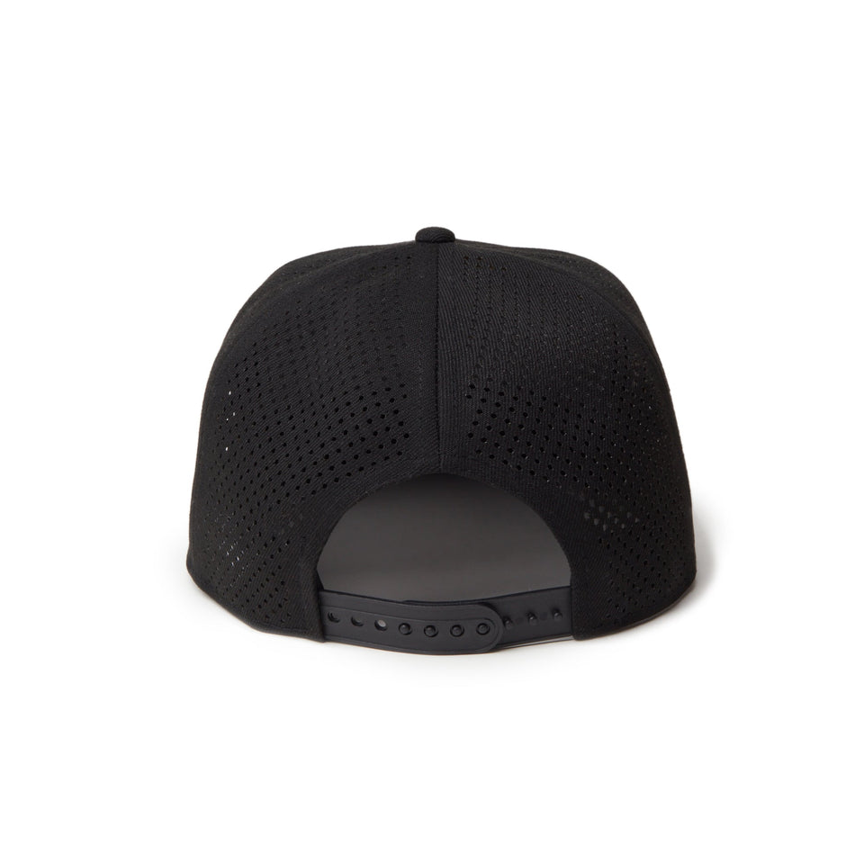 9FIFTY Vertical Logo レーザーパフォーテッド ブラック