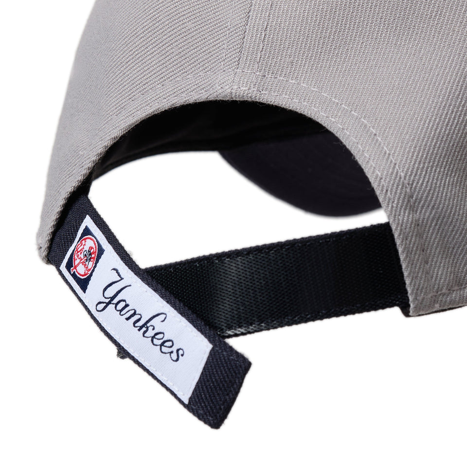 9FORTY 2 - Tone Woven Label ニューヨーク・ヤンキース グレー ネイビーバイザー - 14667828 - OSFM | NEW ERA ニューエラ公式オンラインストア