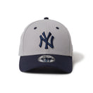 9FORTY 2 - Tone Woven Label ニューヨーク・ヤンキース グレー ネイビーバイザー - 14667828 - OSFM | NEW ERA ニューエラ公式オンラインストア