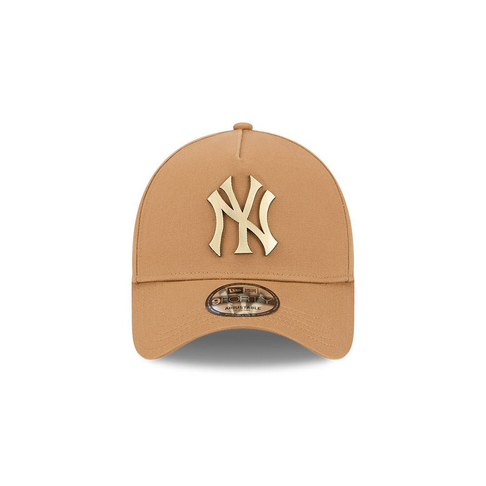 9FORTY A - Frame Antique Metal Badge ニューヨーク・ヤンキース ウィート - 14694468 - OSFM | NEW ERA ニューエラ公式オンラインストア