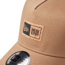 9FORTY A - Frame トラッカー Cork Patch ボックスロゴ カーキ【ニューエラアウトドア】 - 14307266 - OSFM | NEW ERA ニューエラ公式オンラインストア