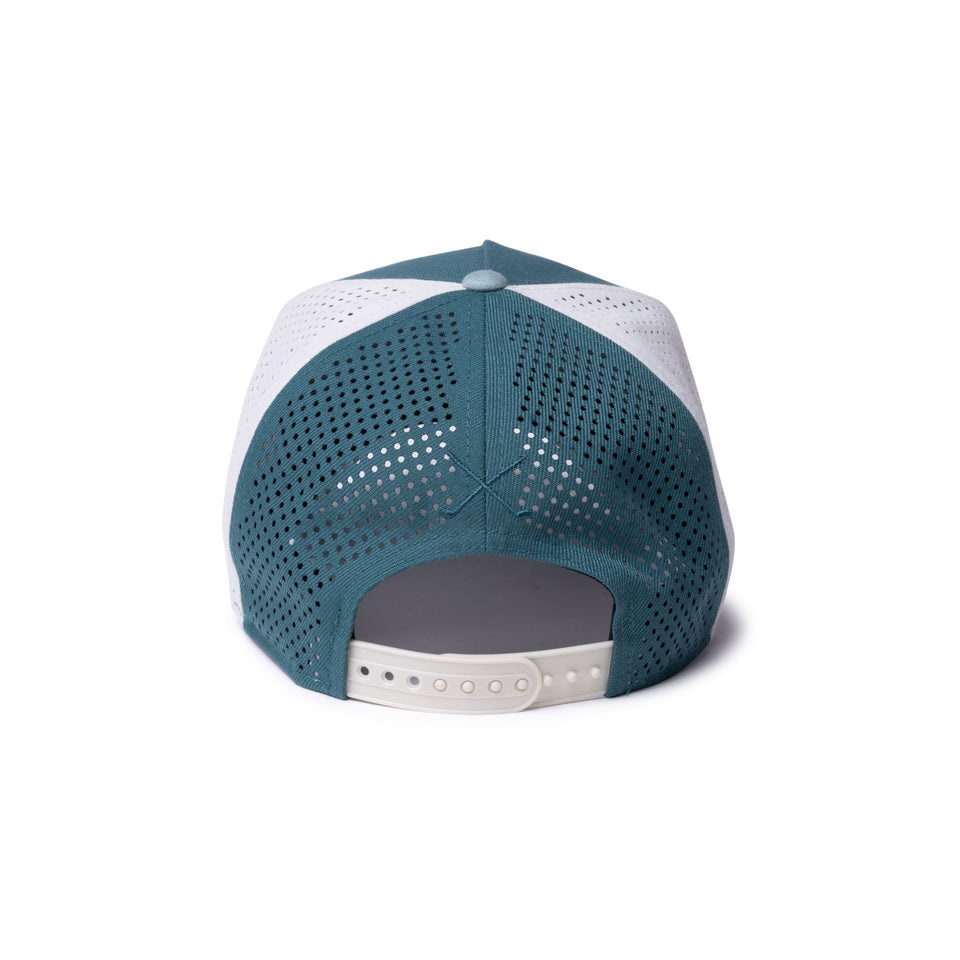 【ゴルフ】9FORTY A - Frame Laser Perforated ボックスロゴ パインニードルグリーン/サンディリネン/ビーチキスブルー - 14391395 - OSFM | NEW ERA ニューエラ公式オンラインストア