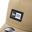9FORTY A - Frame トラッカー Mesh Embroidery ボックスロゴ ウーブンパッチ ブリティッシュカーキ - 14307476 - OSFM | NEW ERA ニューエラ公式オンラインストア