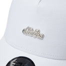 【ゴルフ】9FORTY A - Frame トラッカー Metal Logo ホワイト - 14391355 - OSFM | NEW ERA ニューエラ公式オンラインストア