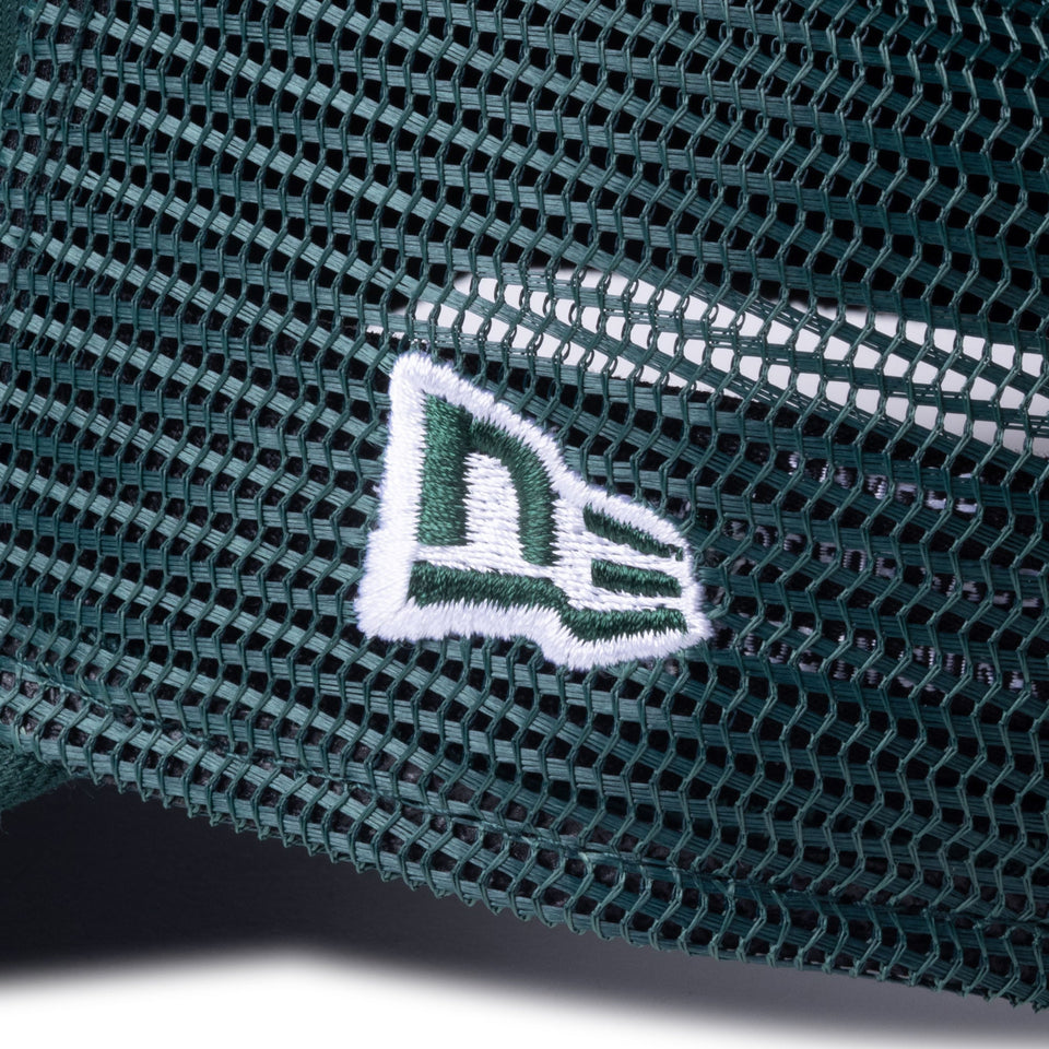 【ゴルフ】9FORTY A - Frame トラッカー Sequins エッセンシャルロゴ パインニードルグリーン - 14391347 - OSFM | NEW ERA ニューエラ公式オンラインストア