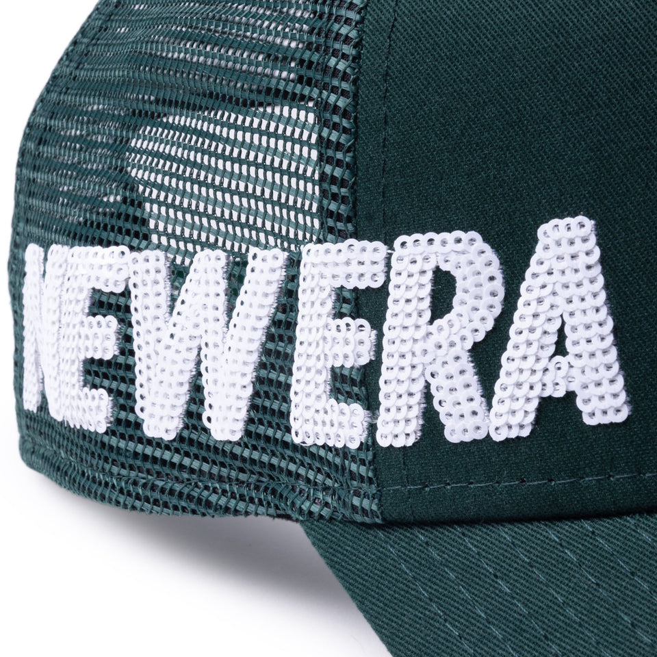 【ゴルフ】9FORTY A - Frame トラッカー Sequins エッセンシャルロゴ パインニードルグリーン - 14391347 - OSFM | NEW ERA ニューエラ公式オンラインストア