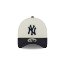 9FORTY A - Frame Side Script ニューヨーク・ヤンキース クロームホワイト × ネイビー - 14628818 - OSFM | NEW ERA ニューエラ公式オンラインストア