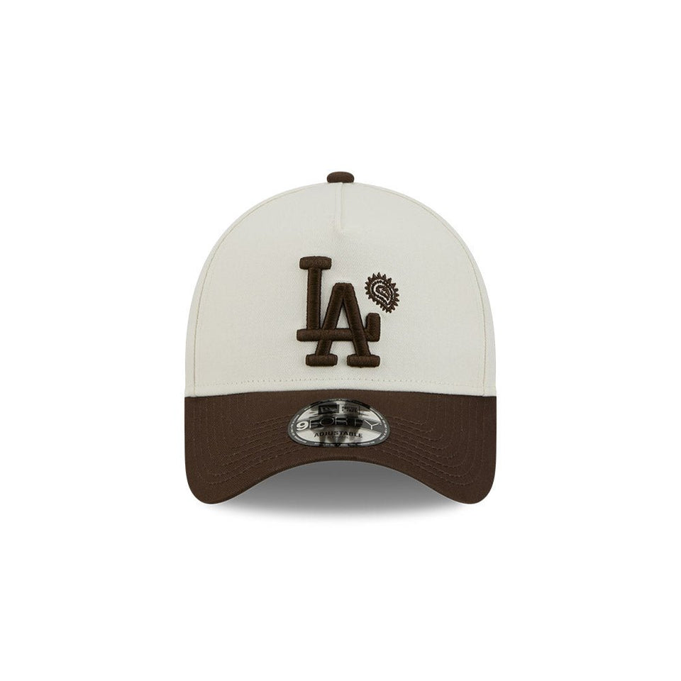 9FORTY A - Frame Walnut Paisley ロサンゼルス・ドジャース クロームホワイト ウォルナットバイザー - 14694463 - OSFM | NEW ERA ニューエラ公式オンラインストア