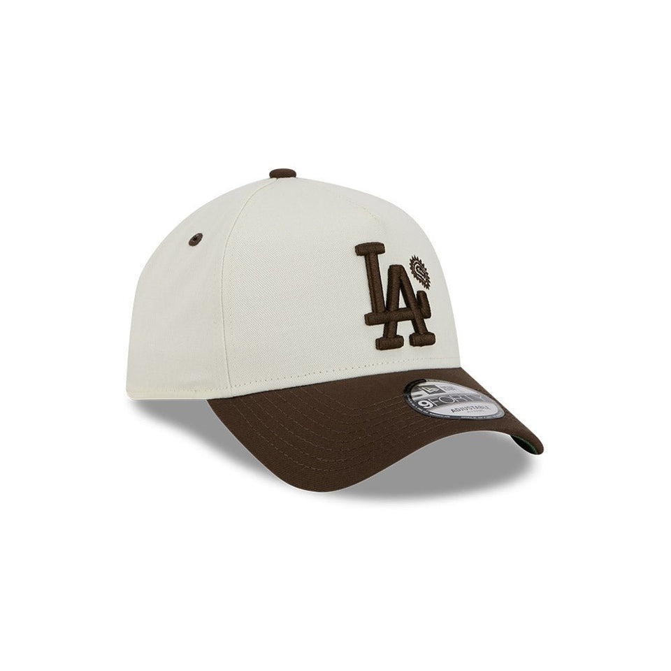 9FORTY A - Frame Walnut Paisley ロサンゼルス・ドジャース クロームホワイト ウォルナットバイザー - 14694463 - OSFM | NEW ERA ニューエラ公式オンラインストア