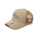 9FORTY A - Frame トラッカー Wind Logo ブリティッシュカーキ - 14388592 - OSFM | NEW ERA ニューエラ公式オンラインストア