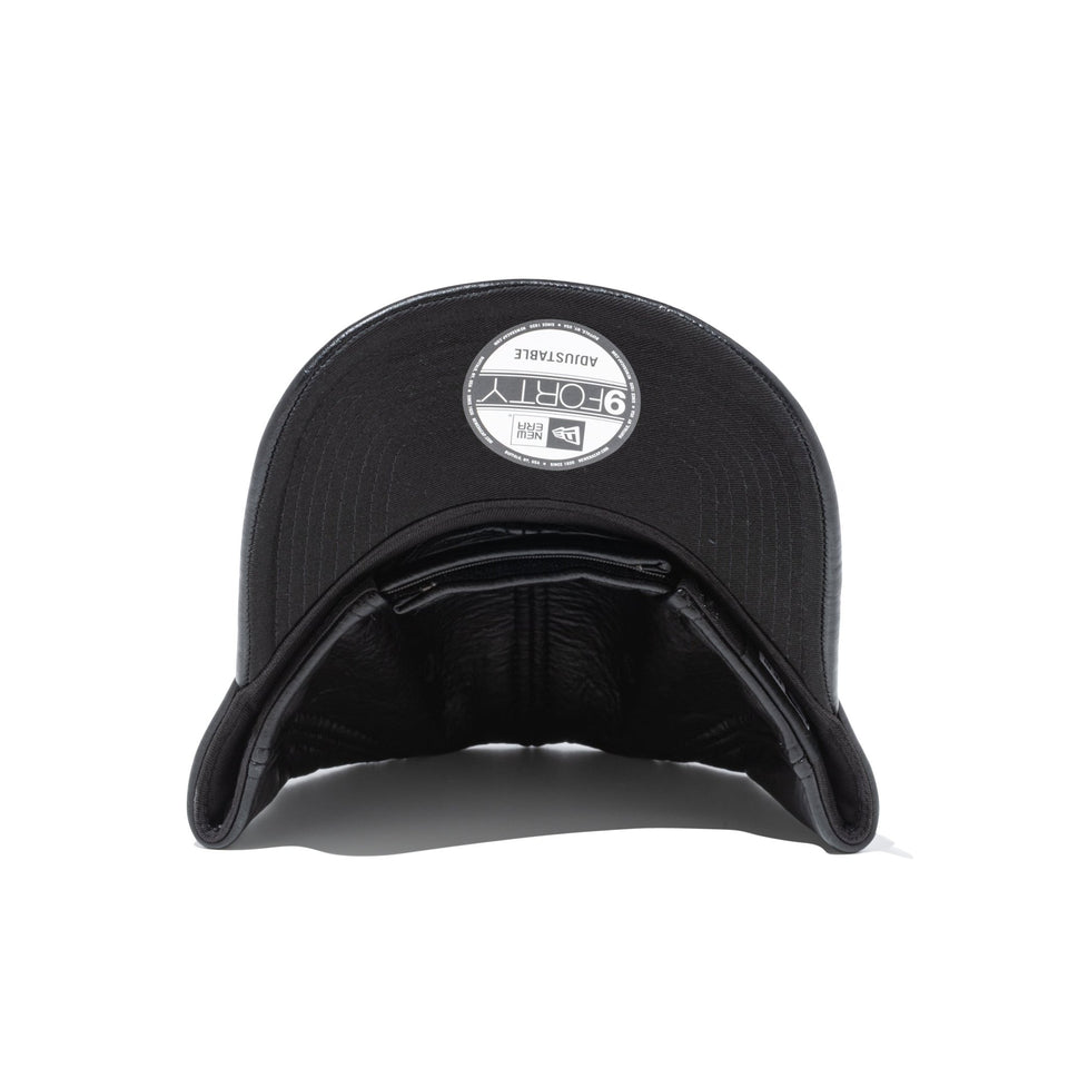 9FORTY Eco Leather Fabric Series ボアフリース メタルピン ベーシック ブラック - 14861149 - OSFM | NEW ERA ニューエラ公式オンラインストア