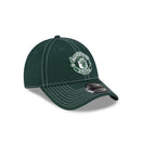 9FORTY Europa Football Team マンチェスター・ユナイテッド FC コントラストステッチ ダークグリーン - 14711665 - OSFM | NEW ERA ニューエラ公式オンラインストア