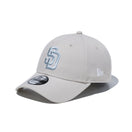 9FORTY サンディエゴ･パドレス Happy Holidays ストーン - 14866578-OSFM | NEW ERA ニューエラ公式オンラインストア