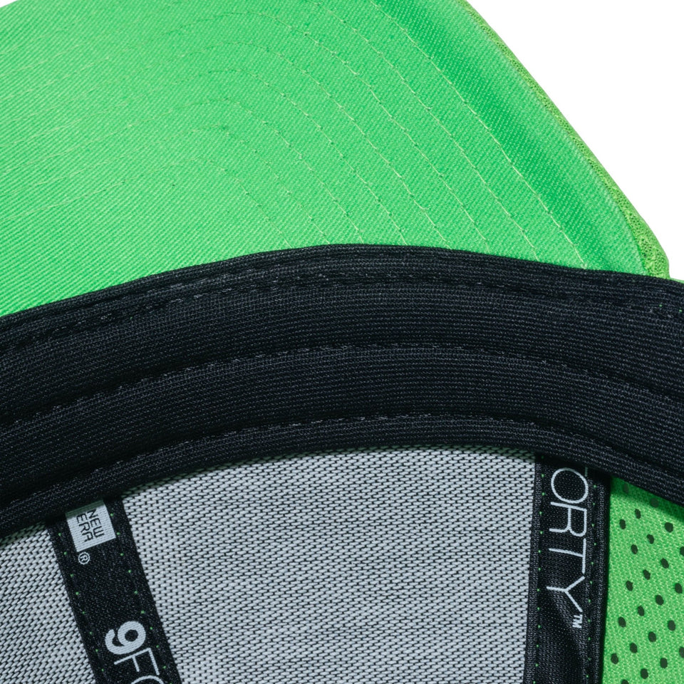 【ゴルフ】 9FORTY Laser Perforated Vertical Logo ライムグリーン - 14109285-OSFM | NEW ERA ニューエラ公式オンラインストア