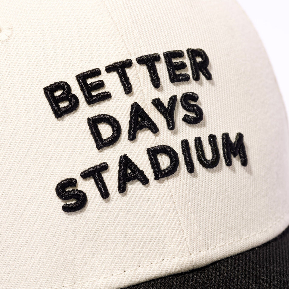 9FORTY marka x BETTER DAYS STADIUM アイボリー ブラックバイザー - 14394328-OSFM | NEW ERA ニューエラ公式オンラインストア