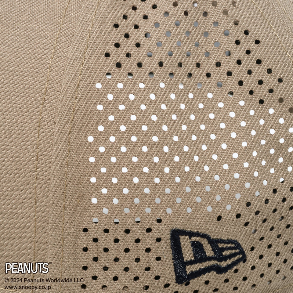 【ゴルフ】9FORTY PEANUTS ピーナッツ レーザーパフォーテッド ブリティッシュカーキ - 14124315-OSFM | NEW ERA ニューエラ公式オンラインストア