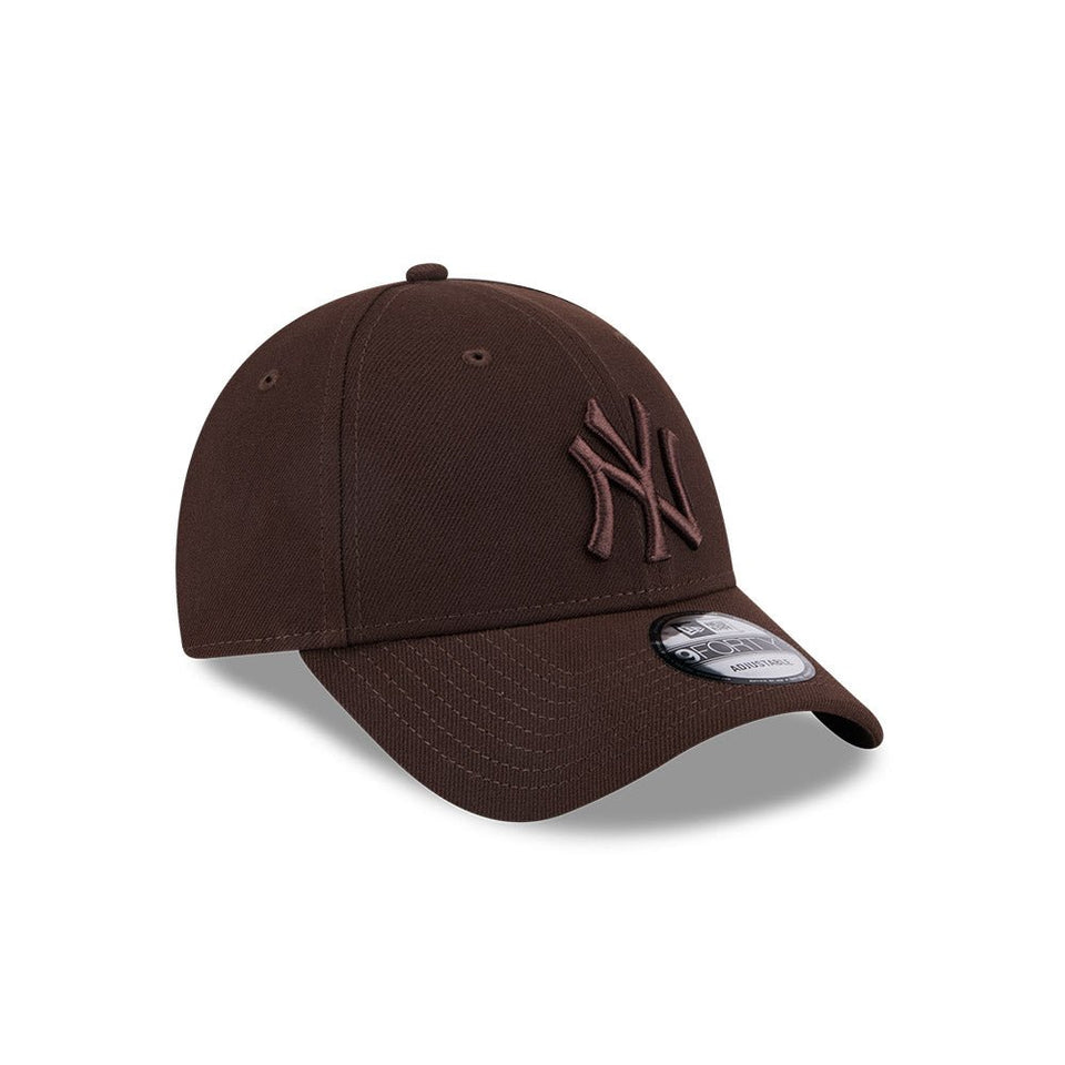 9FORTY Tonal Logo ニューヨーク・ヤンキース ブラウン - 14740832 - OSFM | NEW ERA ニューエラ公式オンラインストア