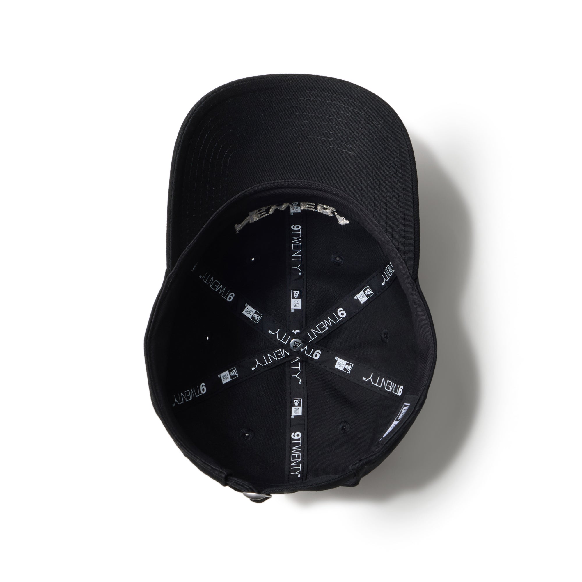 9TWENTY Metal Flag Logo ブラック × メタリックシルバー 2