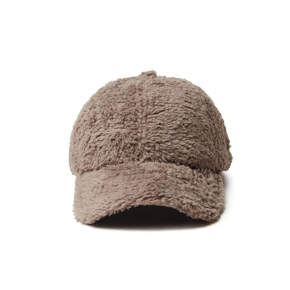 人気★NEW ERA 9TWENTY Mink Fleece ミンクフリース★キャップ 9twenty-mink-fleece-metal-logo