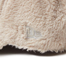 9TWENTY Mink Fleece ミンクフリース Metal Logo ライトベージュ - 14307636 - OSFM | NEW ERA ニューエラ公式オンラインストア