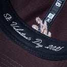 9TWENTY St. Valentine's Day クラシックロゴ バーントウッド - 14490394 - SM | NEW ERA ニューエラ公式オンラインストア