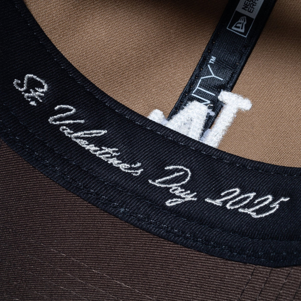 9TWENTY St. Valentine's Day ロサンゼルス・ドジャース カーキ/ウォルナット - 14490395 - SM | NEW ERA ニューエラ公式オンラインストア