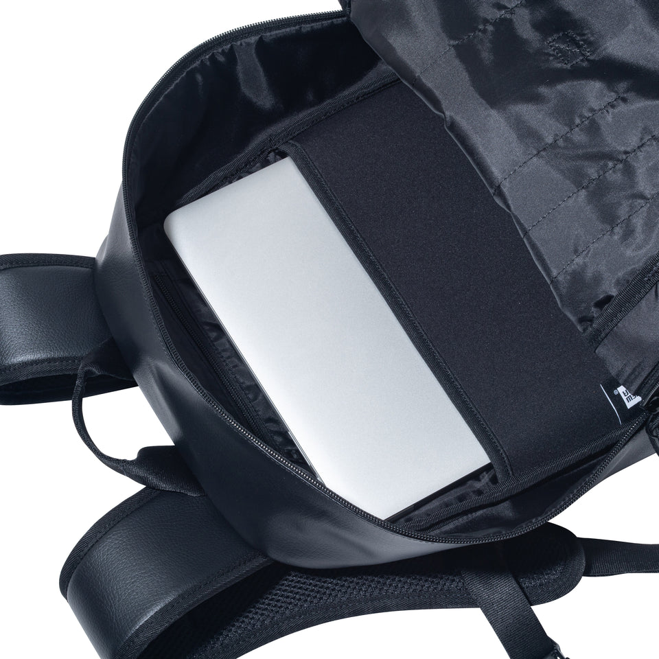 スマートパック 28L シンセティックレザー ブラック