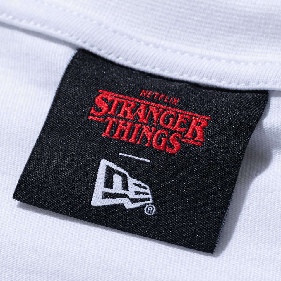 長袖 オーバーサイズド コットン Tシャツ NETFLIX STRANGER THINGS ストレンジャー・シングス Cap graphic ホワイト