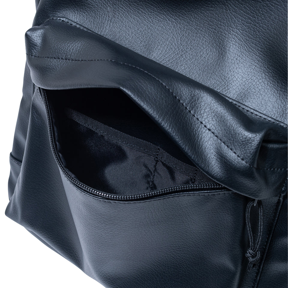 ライトパック 27L シンセティックレザー ブラック