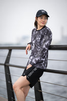 長袖 テックTシャツ サイドロゴ パターン | パフォーマンスアパレル ランニング