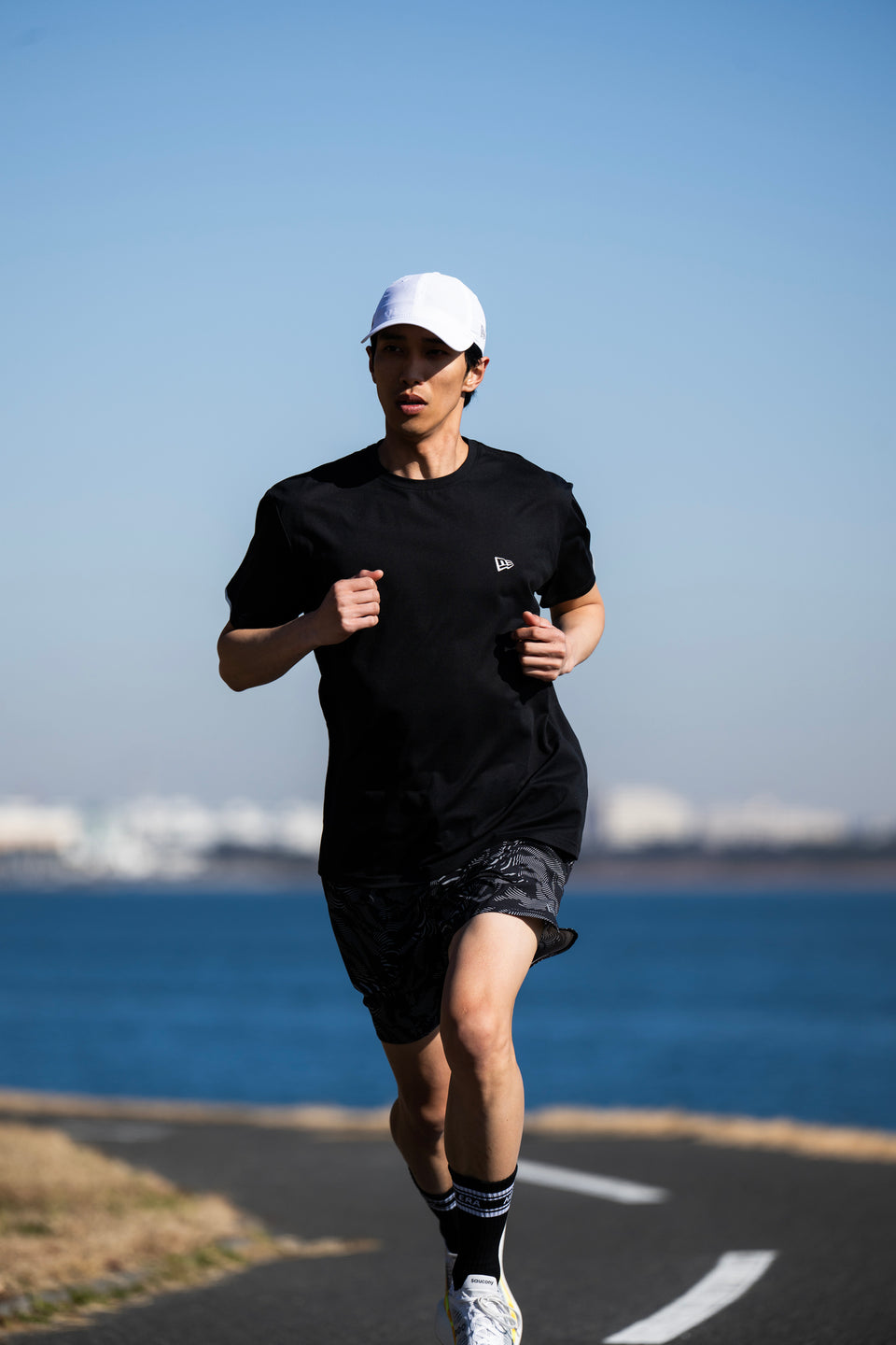 半袖 テックTシャツ ベーシック ブラック | パフォーマンスアパレル ランニング