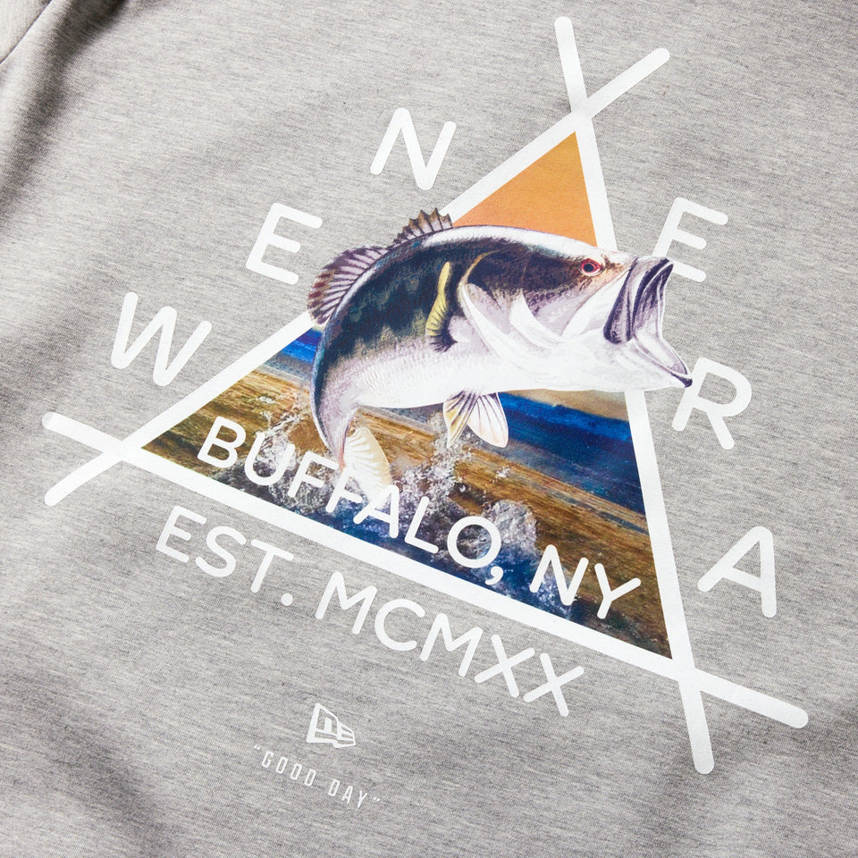 ライト テック スウェット プルオーバーフーディー Angler Collection ブラックバス グレー【ニューエラアウトドア】 - 14344448 - S | NEW ERA ニューエラ公式オンラインストア