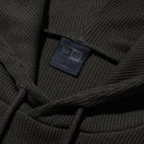 オーバーサイズド ワッフル プルオーバーフーディー BLACK LABEL FW24 オリーブ - 14410747 - S | NEW ERA ニューエラ公式オンラインストア