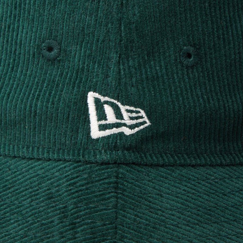 アドベンチャーライト Corduroy ダークグリーン 【ニューエラアウトドア】 - 14307254 - SM | NEW ERA ニューエラ公式オンラインストア