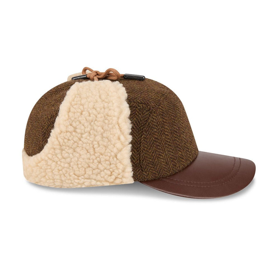キャンパーキャップ Dog Ear A Christmas Story シンセティックレザーバイザー - 14875606-SM | NEW ERA ニューエラ公式オンラインストア